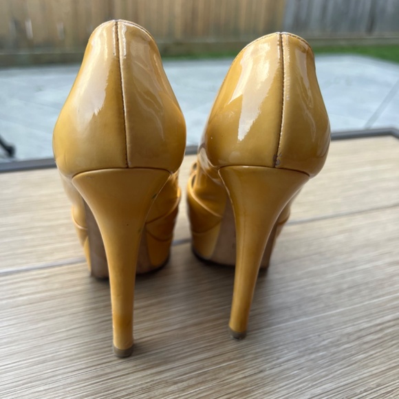 Fendi Open Toe, Bow Platform Pump; Size 36.5 (6.5) - Picture 12 of 12